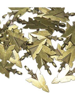 MX918 Antiqued Bronze 31mm Arrowhead Metal Focal Pendant 25pc